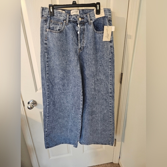 Universal Thread Denim - Target NWT Mid Rise Super Wide Leg Light Wash Jeans